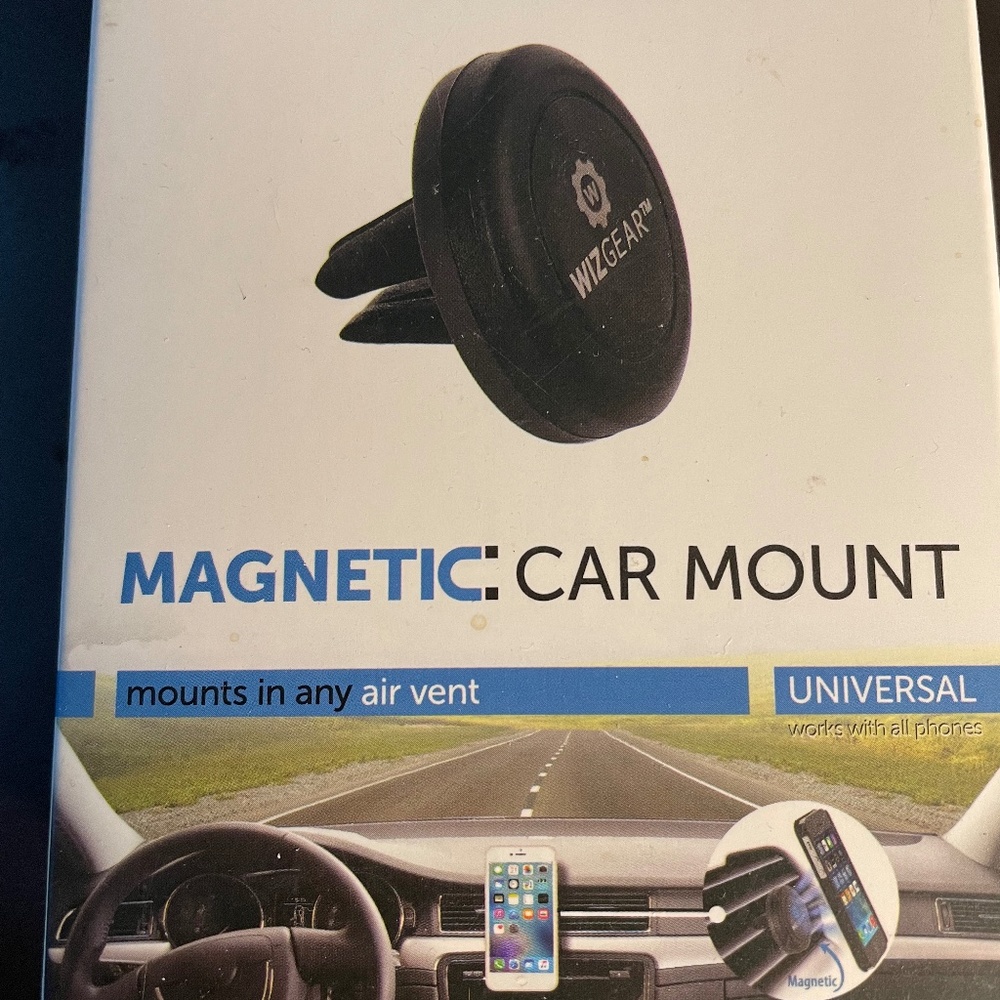 Wizgear magnetic phone  car mount